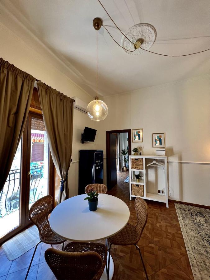 Appartamento Nel Cuore Di Napoli - Apartment In The Heart Of Napoli Esterno foto